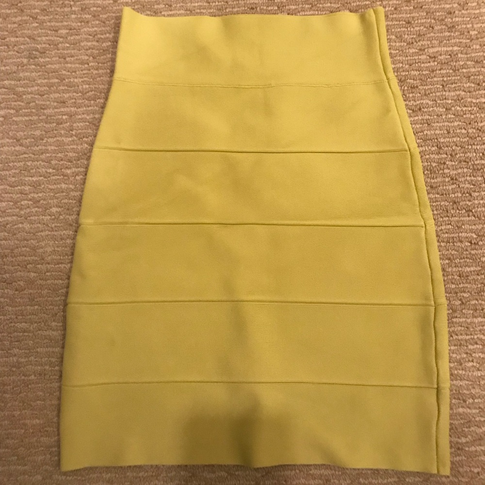 BCBG BANDAGE SKIRT